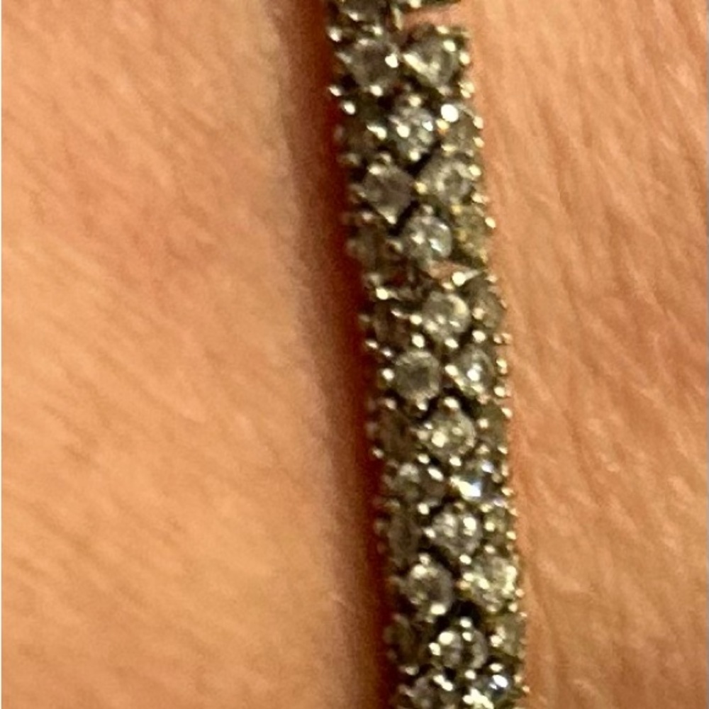 Gorgeous HENRI BENDEL Sparkly Rhinestone, Silver Infinity Bracelet - Picture 11 of 11